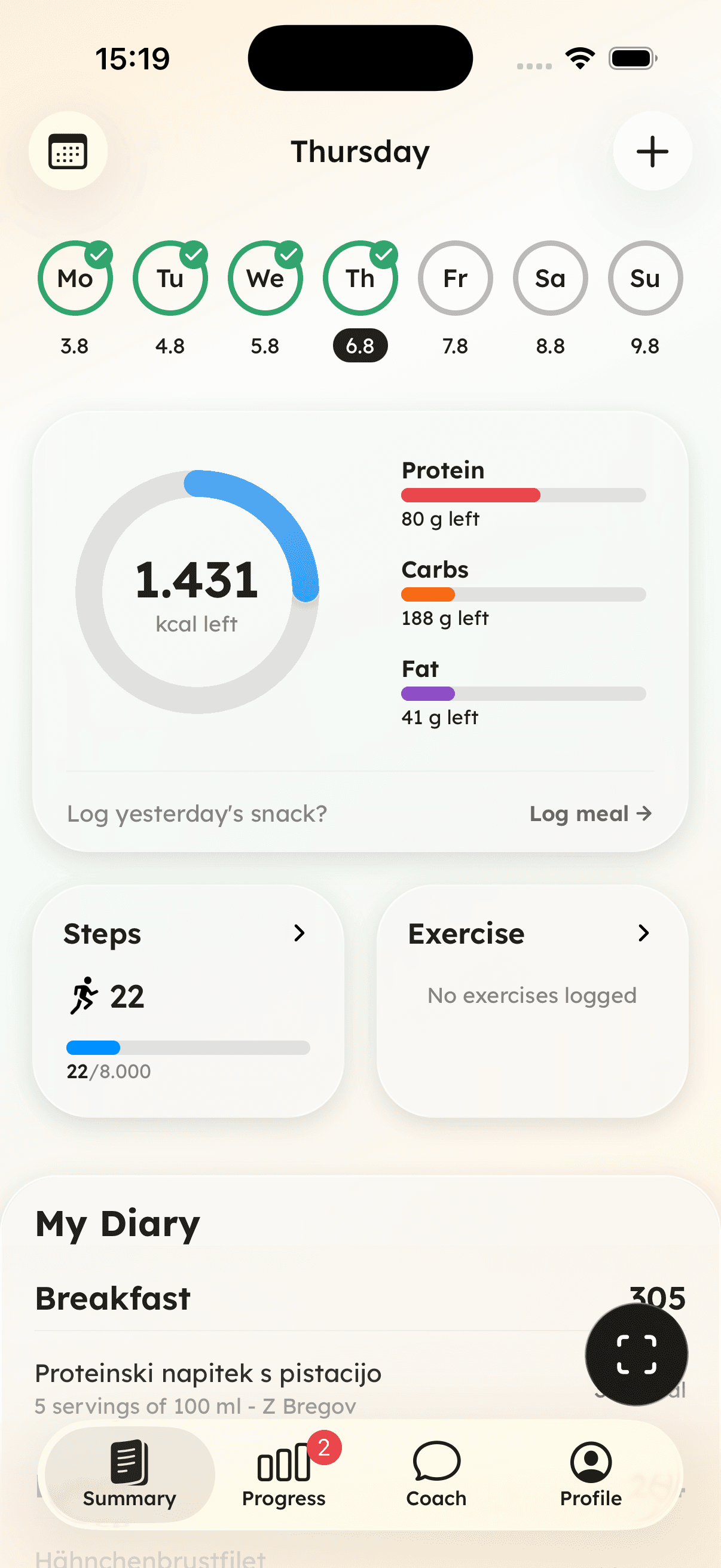 Kalorika showing remaining calories, macros, activity, and a timely logging suggestion